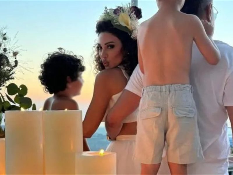 بطريقة رومانسية تصحبها الدموع.. ميريام فارس تحتفل بعيد زواجها بفستان زفافها من جديد