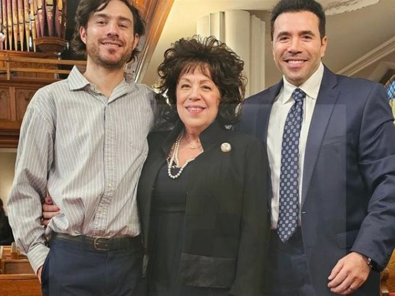 رامي وحيد يعلن مشاركته لأول مرة بالسينما الأمريكية من خلال living with grandma