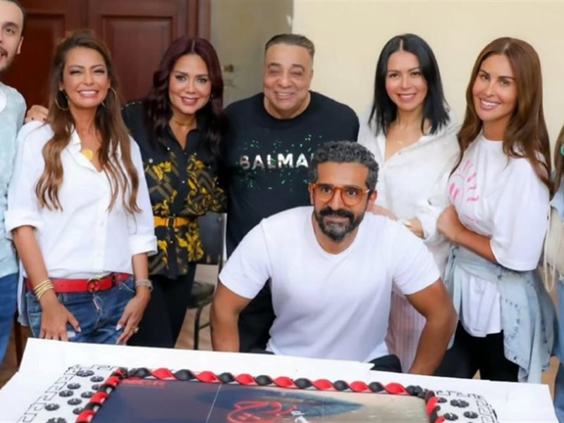 بالصور.. مي سليم تحتفل ببدء تصوير “روج أسود”