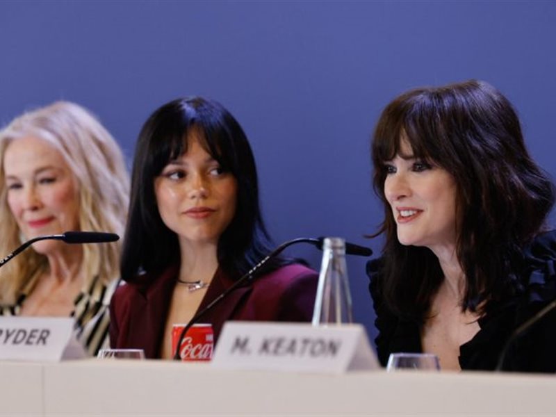 مؤتمر صحفي لأبطال فيلم افتتاح الدورة الـ 81 من مهرجان فينيسيا