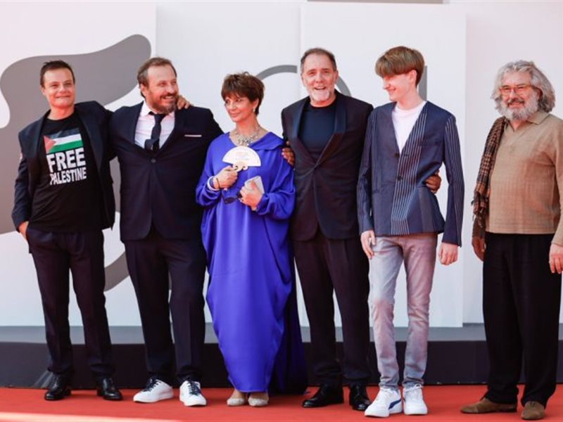 فلسطين حرة.. على السجادة الحمراء في افتتاح مهرجان فينيسيا