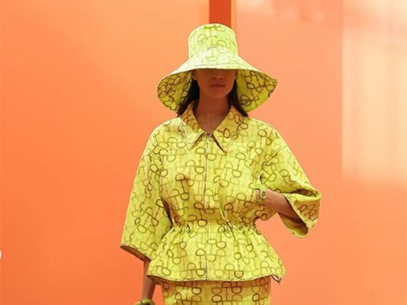 مجموعة جوتشي في ميلانو مستوحاة من غروب الشمس