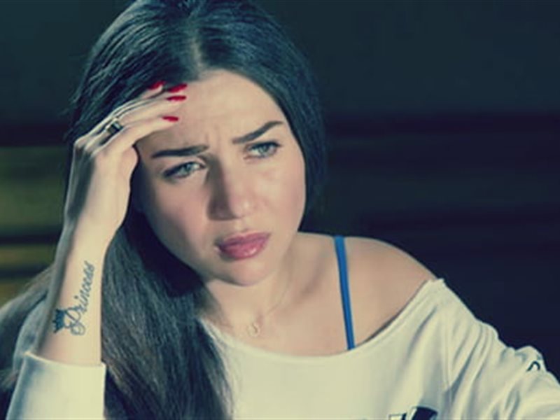 أزمة نفسية تعيشها مي عز الدين