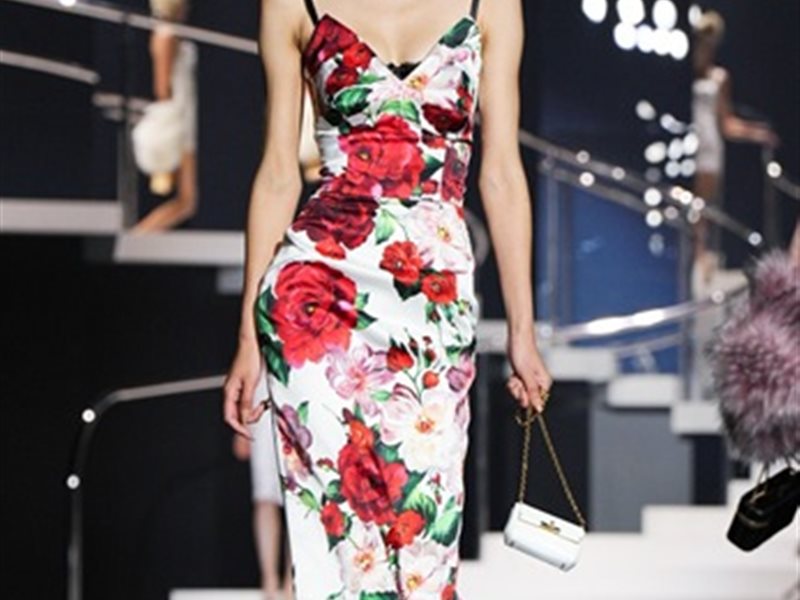 الجرأة تميز مجموعة دولتشي آند جابانا في ميلانو