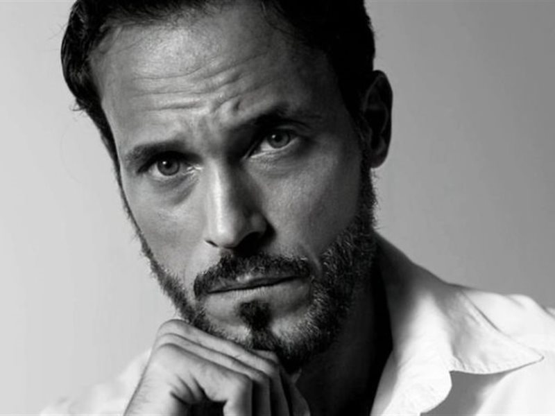 يوسف الشريف يفاجئ جمهوره بـ”لوك جديد”