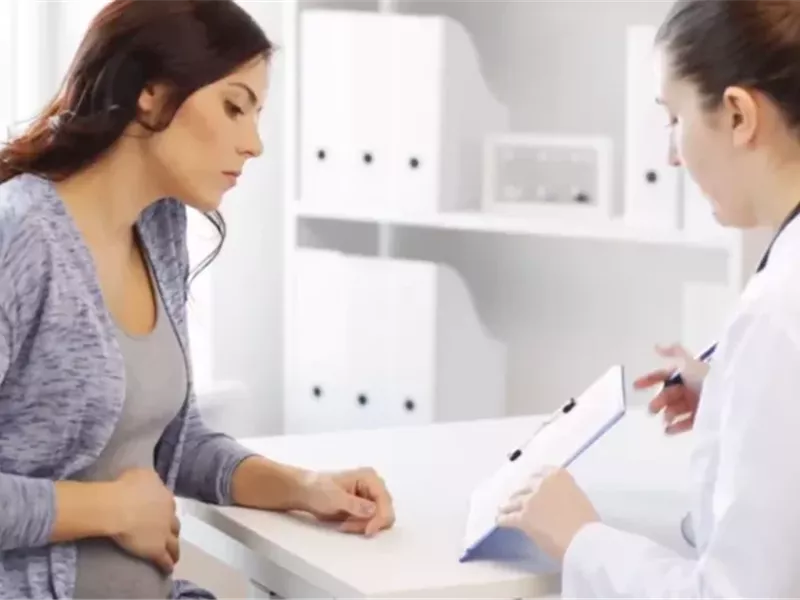 الدوخة أثناء الحمل.. هل تحدث في الشهور الأولى فقط؟