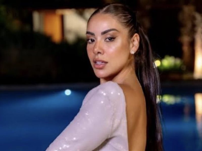 الراقصة بدرة: “أنا نمبر وان في الراقصات حاليا وفيفي عبده عاملالي بلوك”