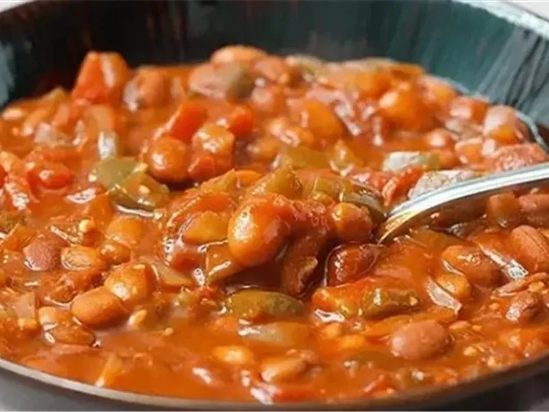 اختيار رائع لوجبة الإفطار.. طبيب يكشف فوائد الفول