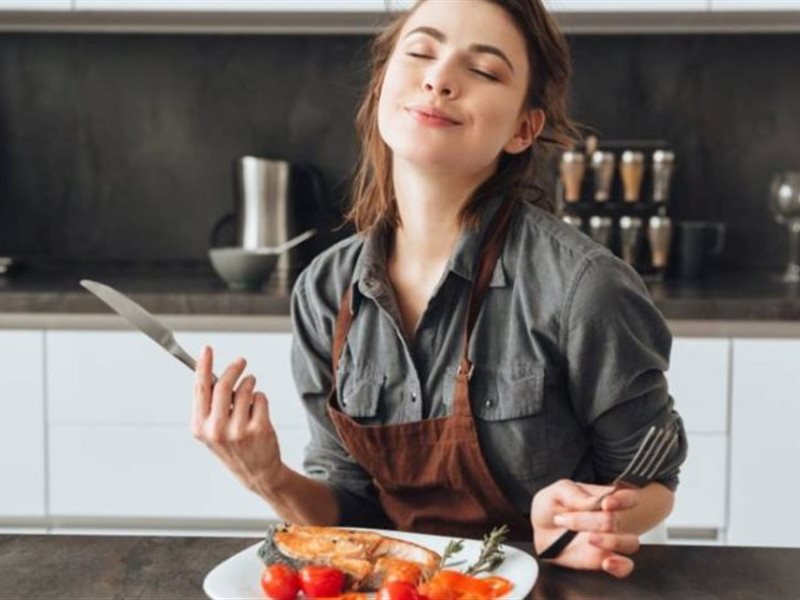 9 أطعمة مفيدة لتحسين صحة الهضم