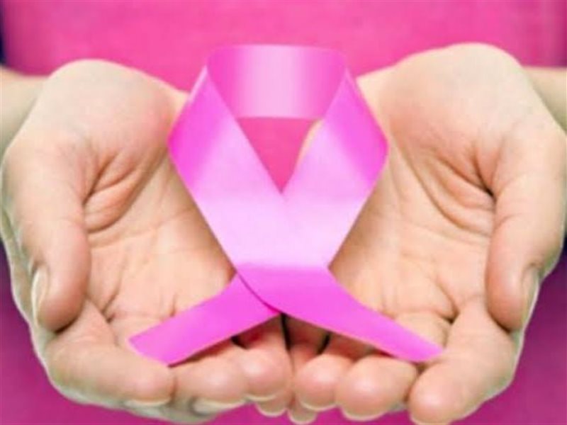 الوردى والأبيض.. رموز تعبيرية تعزز قضايا المرأة وتساهم في القضاء على المشاكل الصحية 