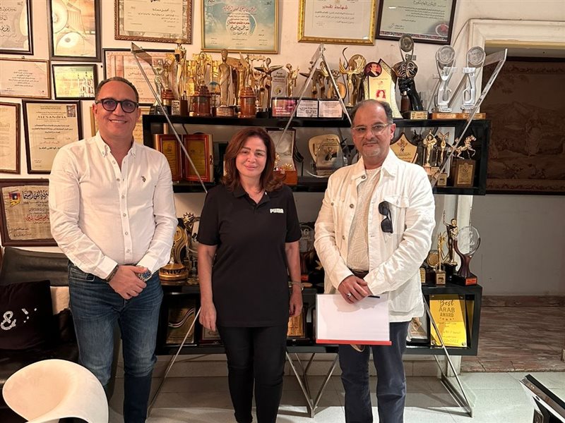 2000 فيلم وشخصية سينمائية دولية تترأس لجنة تحكيمه 