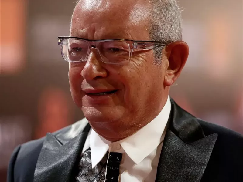 تتضمن صراعات ومواقف للرؤوساء.. نجيب ساويرس يعلن البدء في كتابة مذكراته 