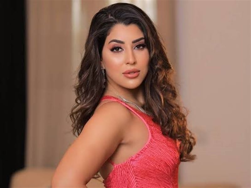 خاص.. مؤلف مسلسل الحلانجي يكشف حقيقة استبدال أيتن عامر بدانا حلبي 