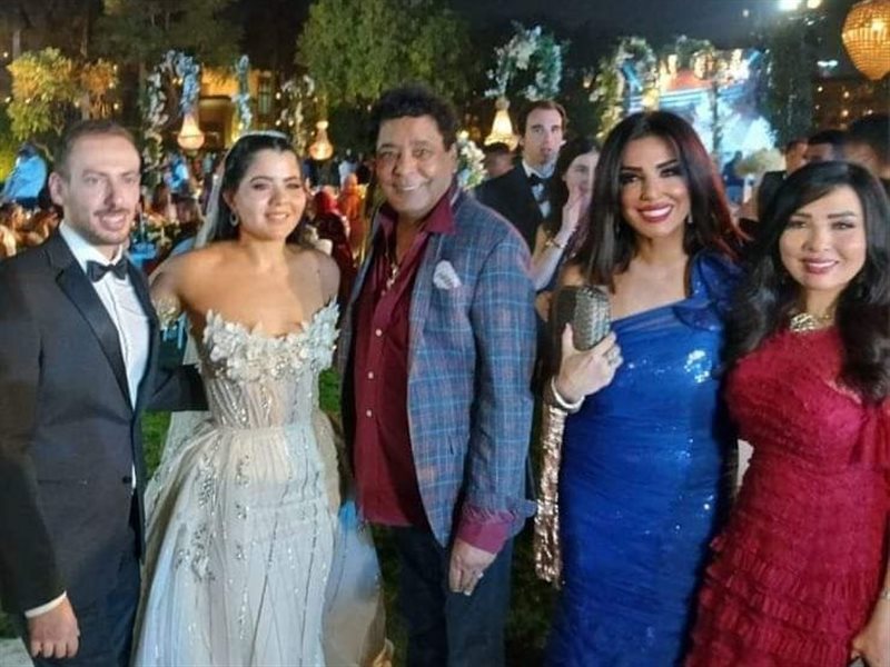 من أجل زفاف ابنة رولا خرسا.. الكينج يغيب عن تكريم الموسيقى العربية 