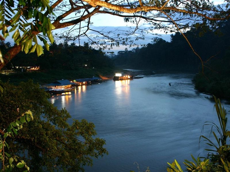 تعرف علي تجربة التخييم في غابة تامان نيجارا ماليزيا