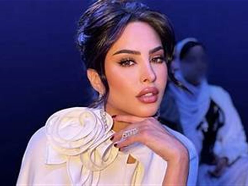 فوز الفهد تتألق بإطلالة ساحرة في 