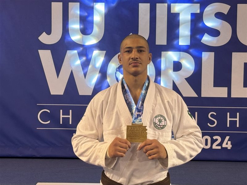 المنتخب السعودي للجوجيتسو يحقق إنجازاً عالمياً جديداً بحصد ميداليتين ذهبيتين في بطولة العالم