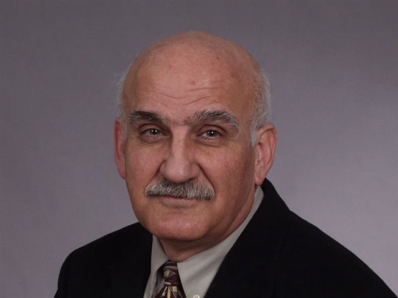 العالم منير نايفة مسيرة علمية في النانو تكنولوجي 