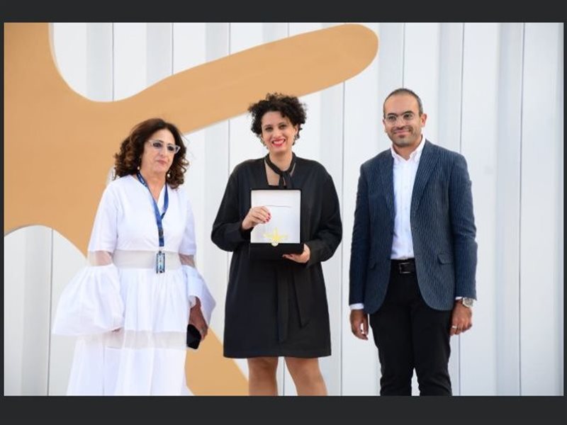 ندى رياض وأيمن الأمير يتسلمان جائزة فارايتي في مهرجان الجونة السينمائي