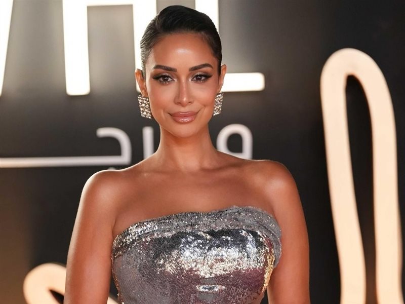 بسنت شوقي تخطف الأنظار بإطلالة سيلفر في مهرجان الجونة