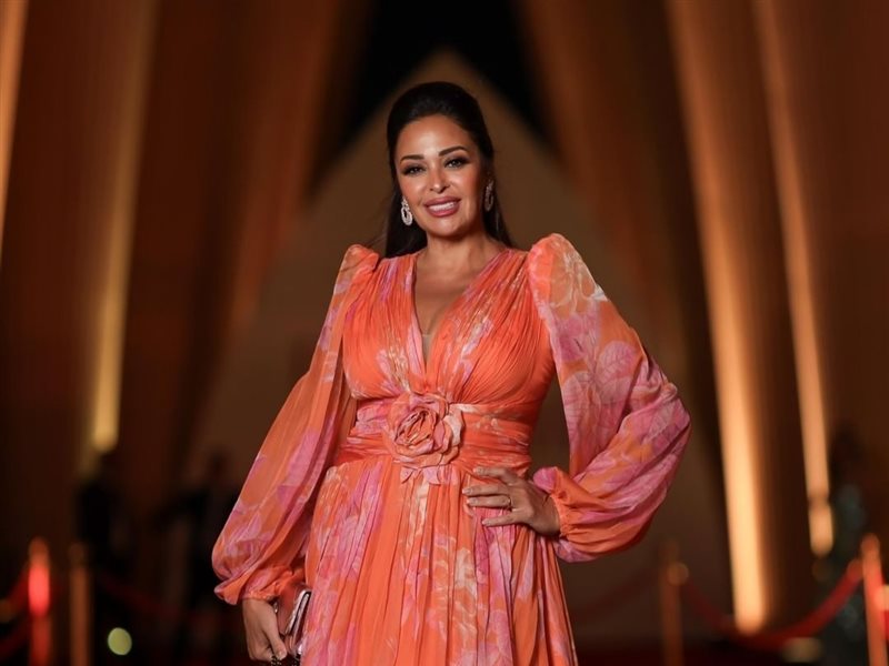 داليا البحيري تتألق بإطلالة ساحرة في مهرجان الجونة السينمائي السابع 