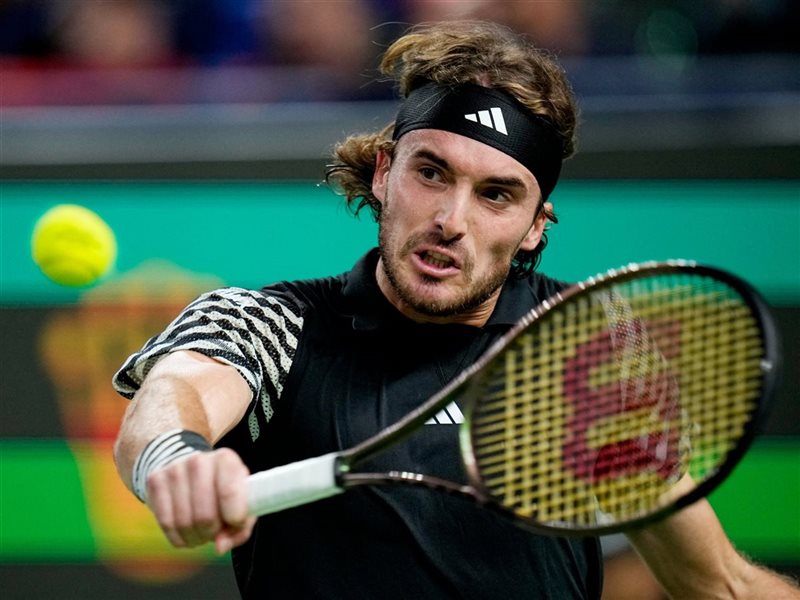 أومبير يقصي ألكاراز ويتأهل لمواجهة تومسون في ربع نهائي بطولة باريس للتنس