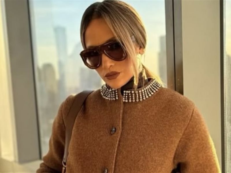 باطلالة خريفية.. جينيفر لوبيز بالكاجوال في أحدث ظهور