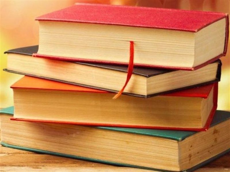 اكتشف أفضل 10 كتب مبيعاً لعام 2024