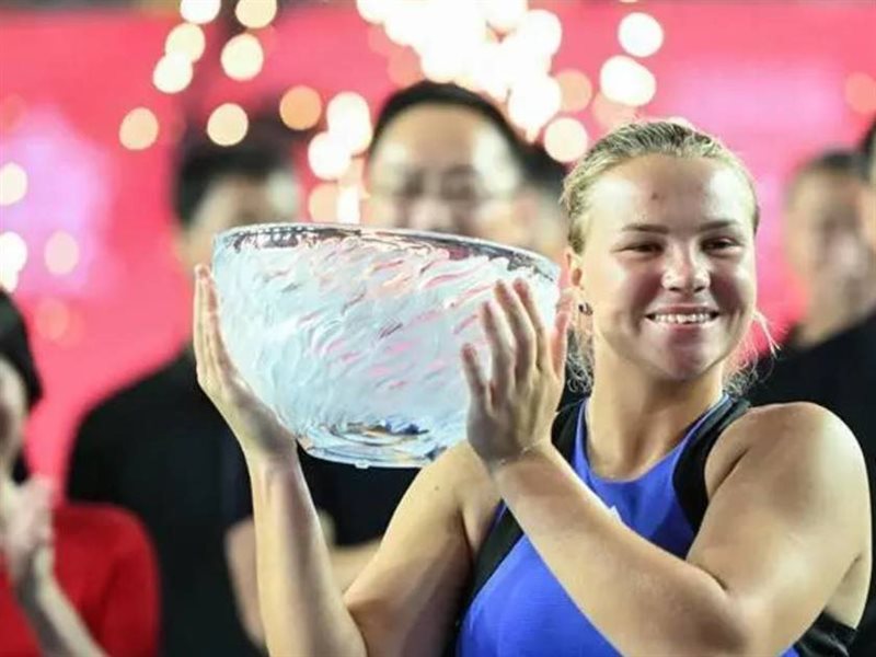 ديانا شنايدر تتوج بلقب بطولة هونج كونج المفتوحة للتنس