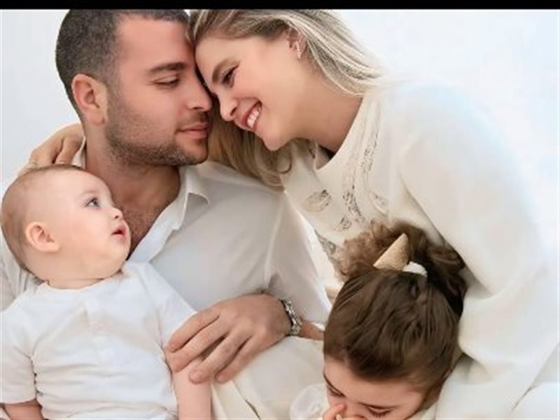 إيلي صعب جونيور ينشر صورا جديدة مع عائلته 