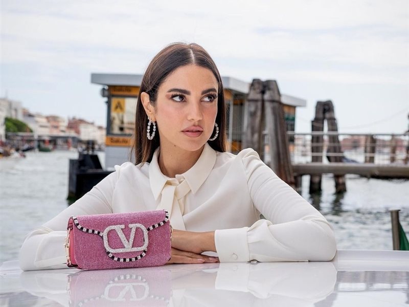 درة تنشر فيديو من كواليس أحدث أعمالها كمخرجة للوثائقي 