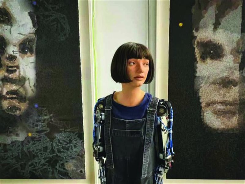 بيع أول لوحة فنية من صنع روبوت بـ مليون دولار في مزاد سوذبيز