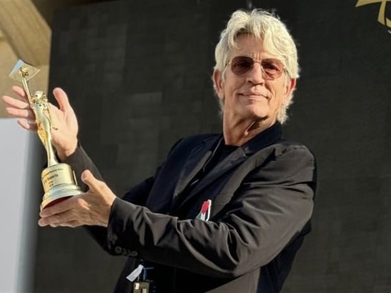 تكريم النجم الأمريكي إريك روبرتس بجائزة الهرم الذهبي في مهرجان القاهرة السينمائي