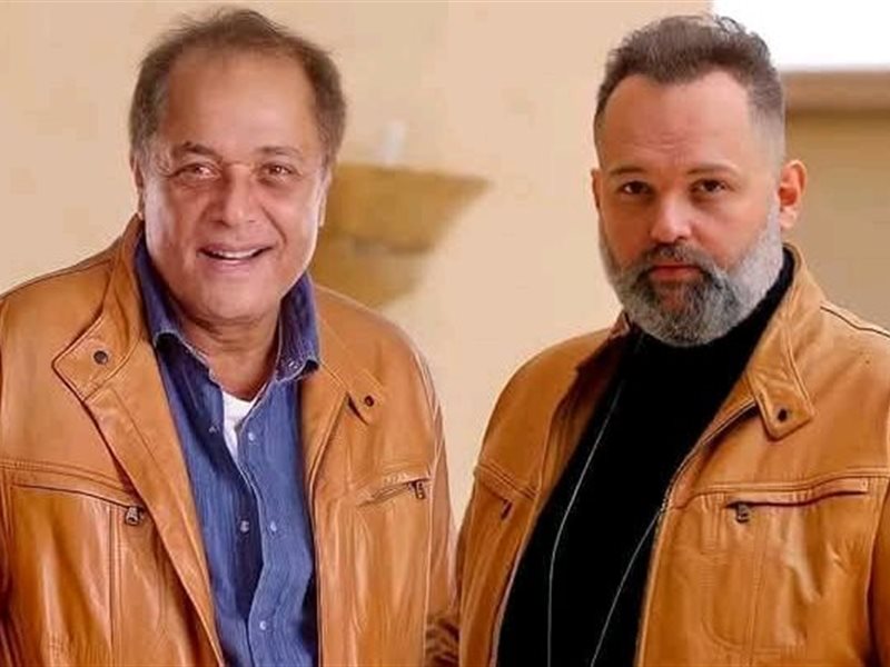  نجلا الفنان محمود عبد العزيز يحييان ذكراه بطريقة مؤثرة 