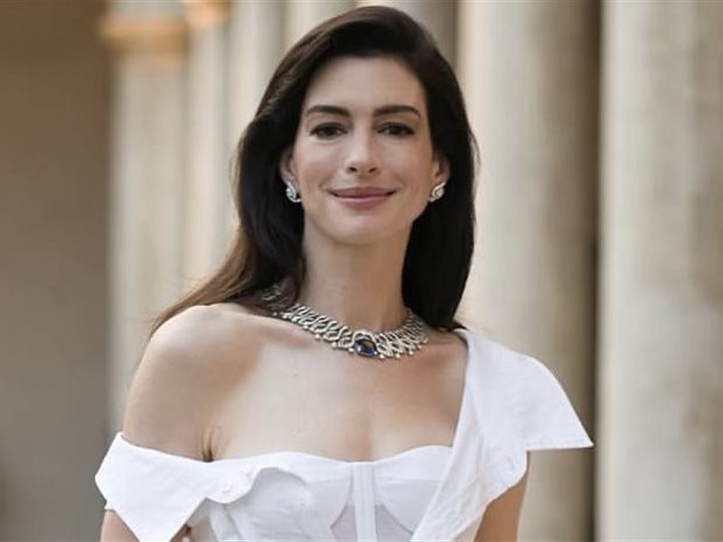 عيد ميلاد النجمة العالمية آن هاثاواي.. 42 عاما من الجاذبية والتألق العالمي 