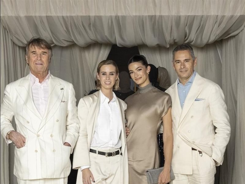 تارا عماد وباسل خياط في صحراء دبي لحضور هذا العرض  