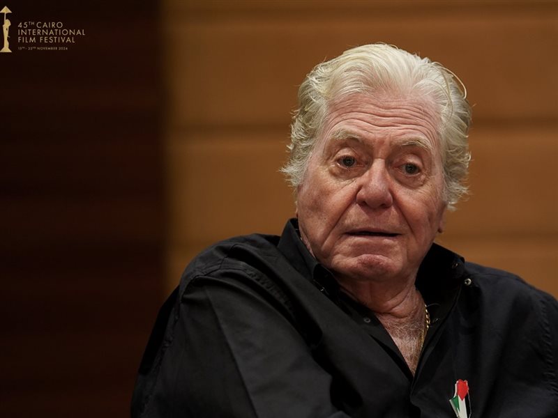 حسين فهمي للصحفيين الدوليين: مهرجان القاهرة السينمائي الدولي صوت قوي لدعم القضية الفلسطينية