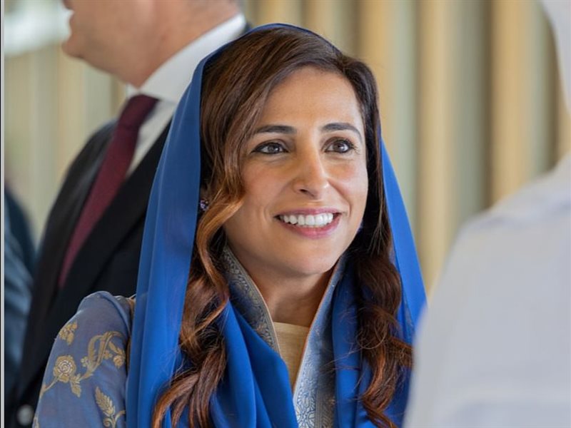 الشيخة بدور القاسمي مؤسسة مهرجان تنوير تزور فعاليات المهرجان