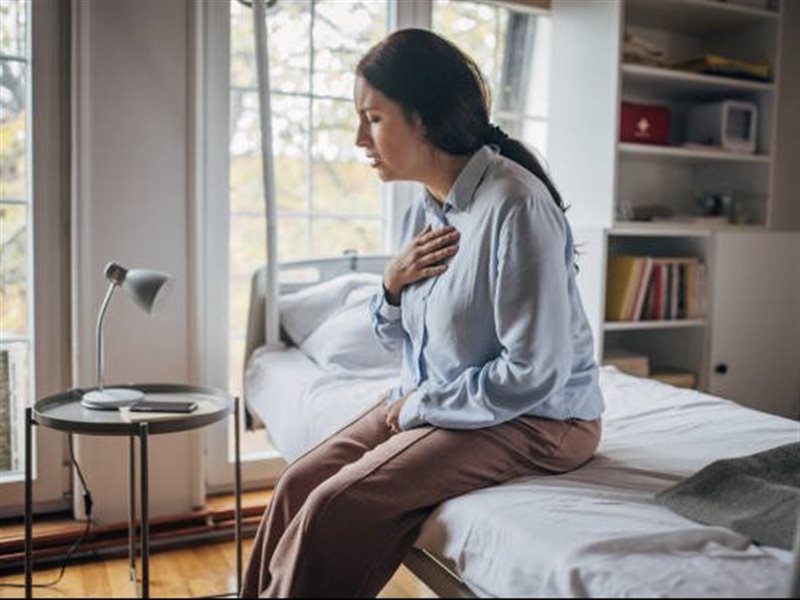 لماذا يسبب القلق الشعور بالضيق في الصدر؟  