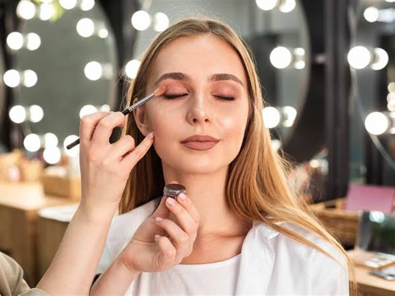 كيف تختارين المكياج الملائم للمناسبات المختلفة؟ 