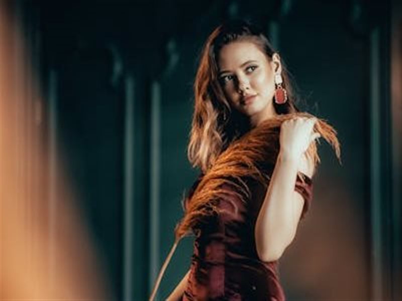 إطلالات شتوية أنيقة لـ سهرة دافئة وجذابة  