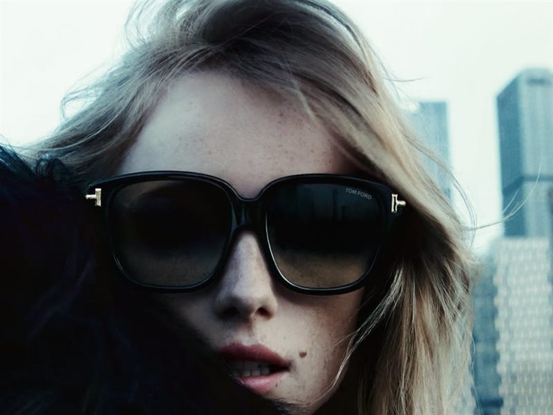  TOM FORD تكشف عن مجموعتها الجديدة لشتاء 2024-2025 من النظارات الفاخرة  