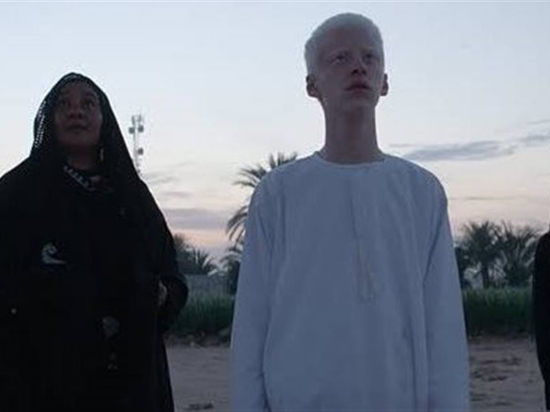 قبل عرضه العالمي الأول في مهرجان البحر الأحمر.. إطلاق البوستر الرسمي لفيلم 