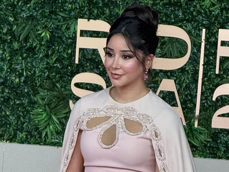 نجوم الفن وأبطال فيلم 