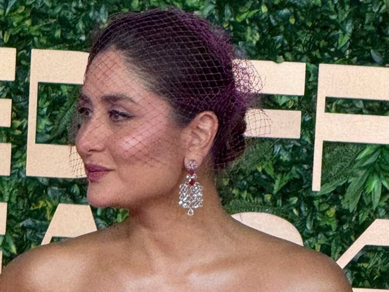  كارينا كابور تتألق على السجادة الحمراء بحفل افتتاح مهرجان البحر الأحمر السينمائي