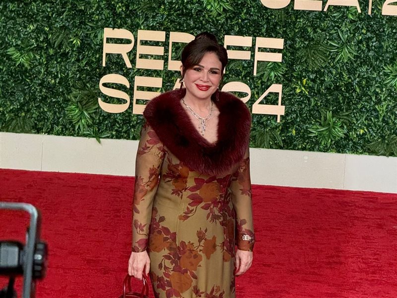 أبرز إطلالات نجوم الفن والإعلام في افتتاح مهرجان البحر الأحمر السينمائي الدولي في دورته الرابعة