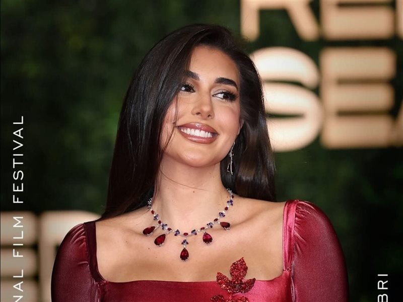 مجوهرات شوبارد تسيطر على إطلالات نجمات مهرجان البحر الأحمر