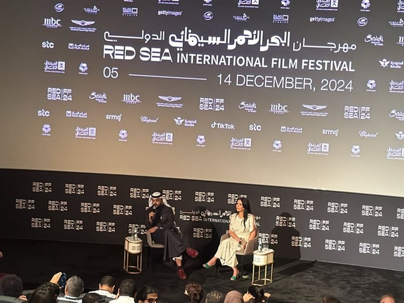 نادية الجندي ومحمد فراج أبرز حضور ندوة منى زكي بمهرجان البحر الأحمر