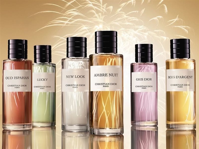 مجموعة عطور الأعياد من كريستيان ديور: لمسة من الفخامة والجمال