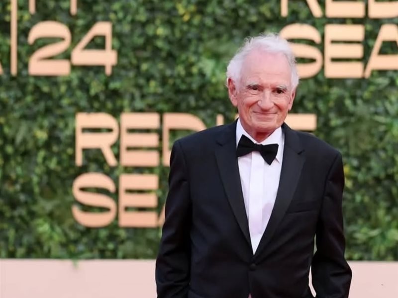 إطلالات أنيقة لـ نجوم فيلم 